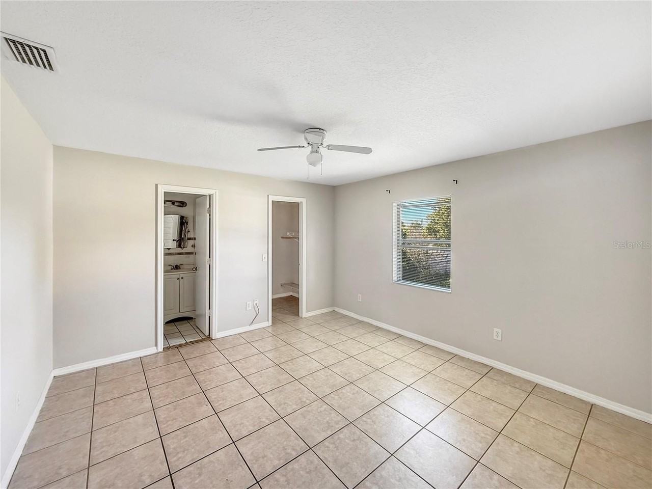 518 Providence Blvd - Photo 5 of 13