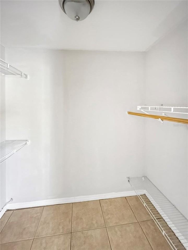 518 Providence Blvd - Photo 6 of 13