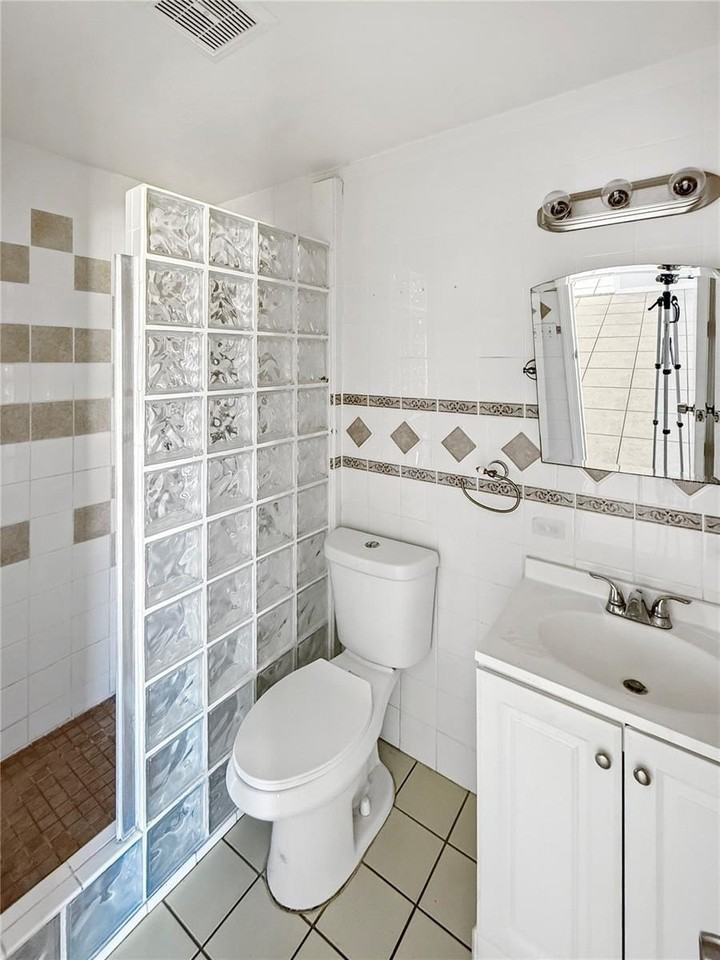 518 Providence Blvd - Photo 7 of 13