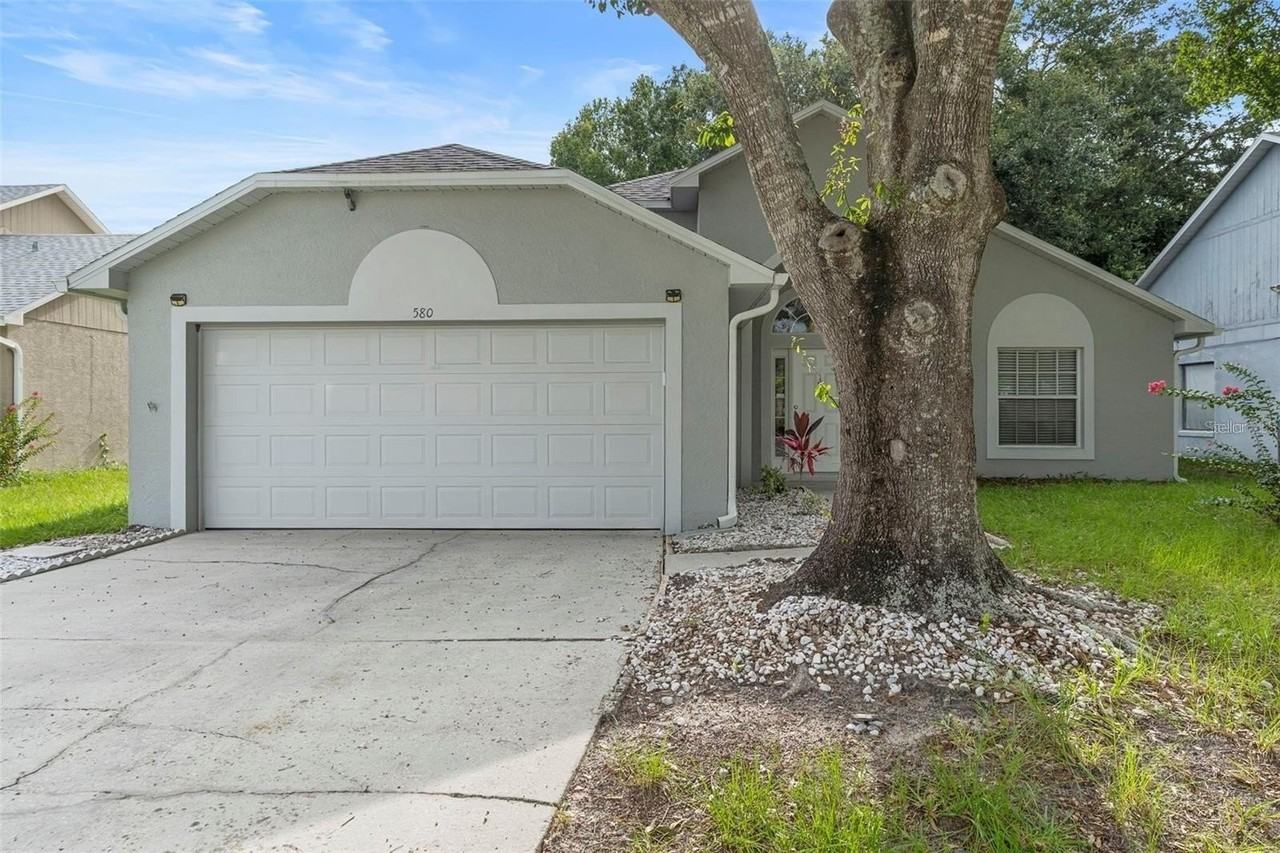 580 Valencia Place Cir