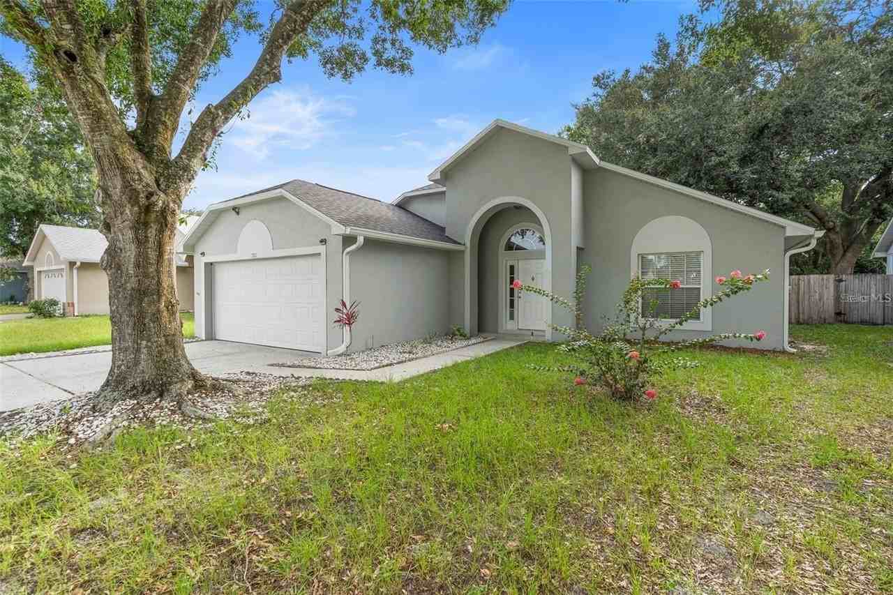 580 Valencia Place Cir - Photo 2 of 32