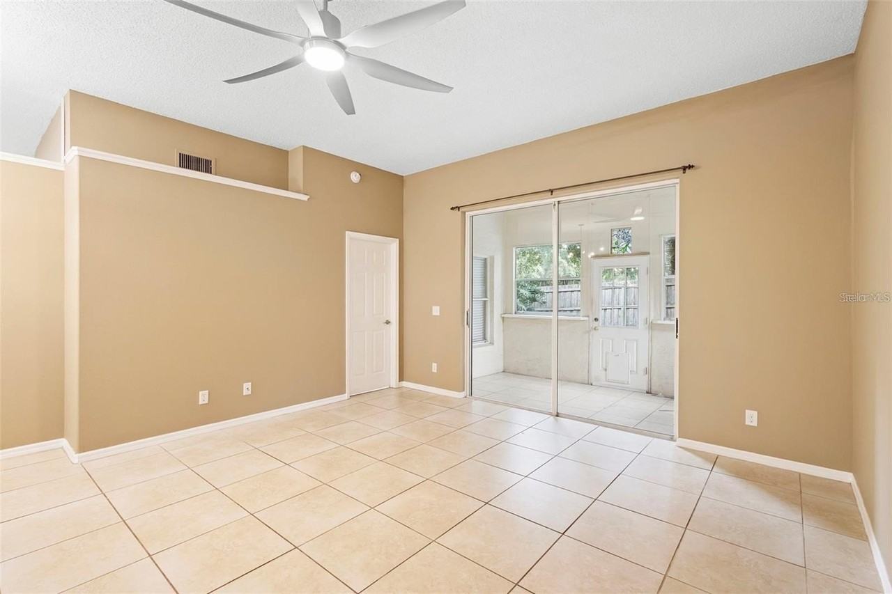 580 Valencia Place Cir - Photo 4 of 32