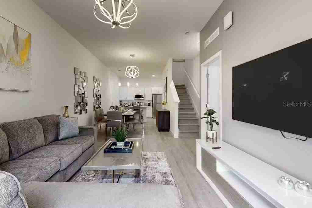 372 FAMAGUSTA DRIVE - Photo 3 of 38