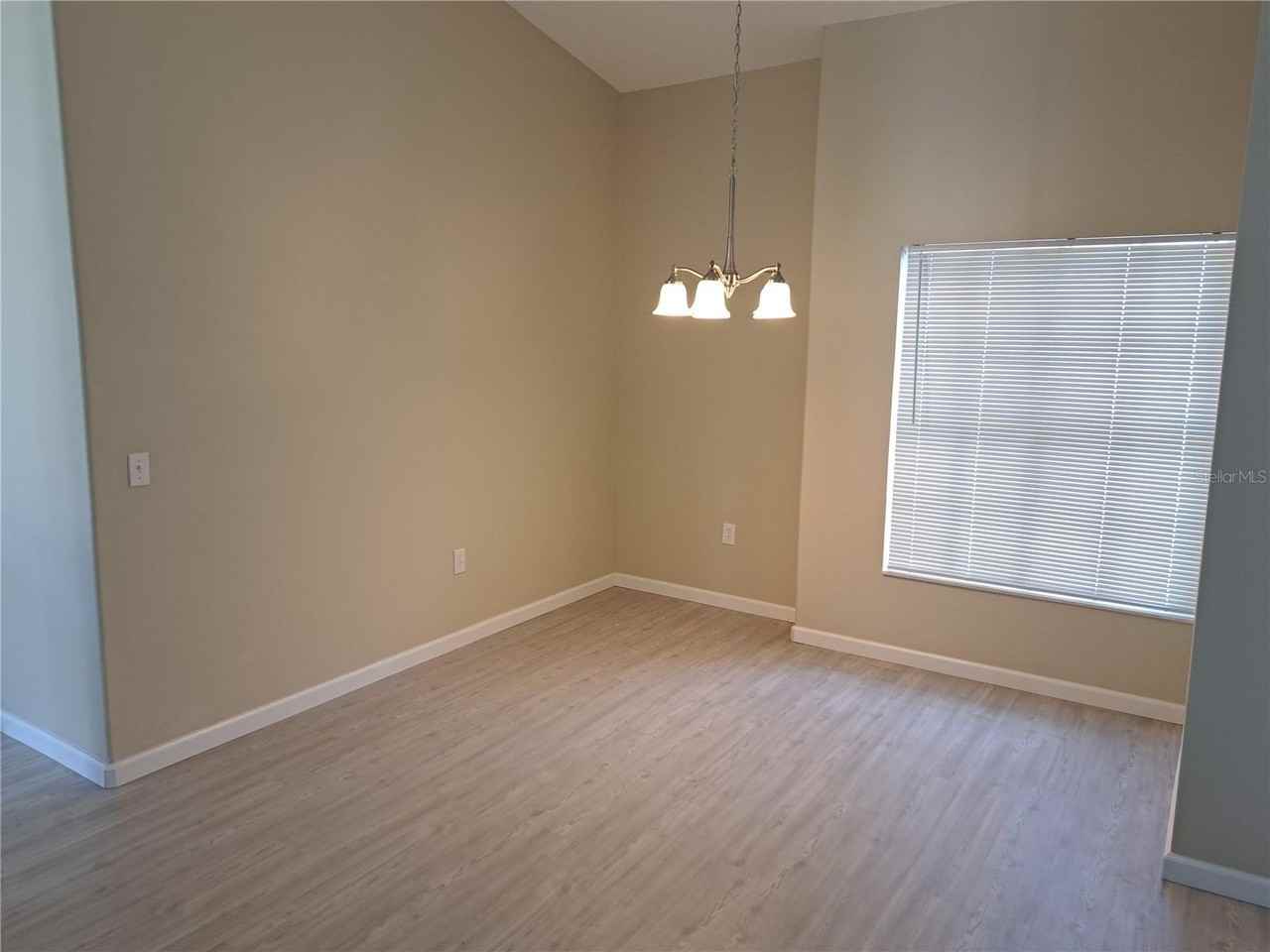 2710 Rismen Court - Photo 4 of 14