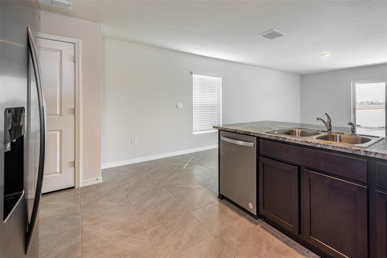 10239 Charlotte Dr - Photo 5 of 50