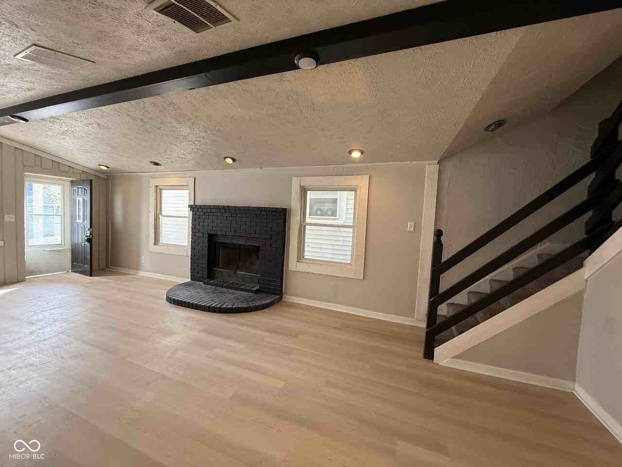 250 Koehne St - Photo 4 of 9