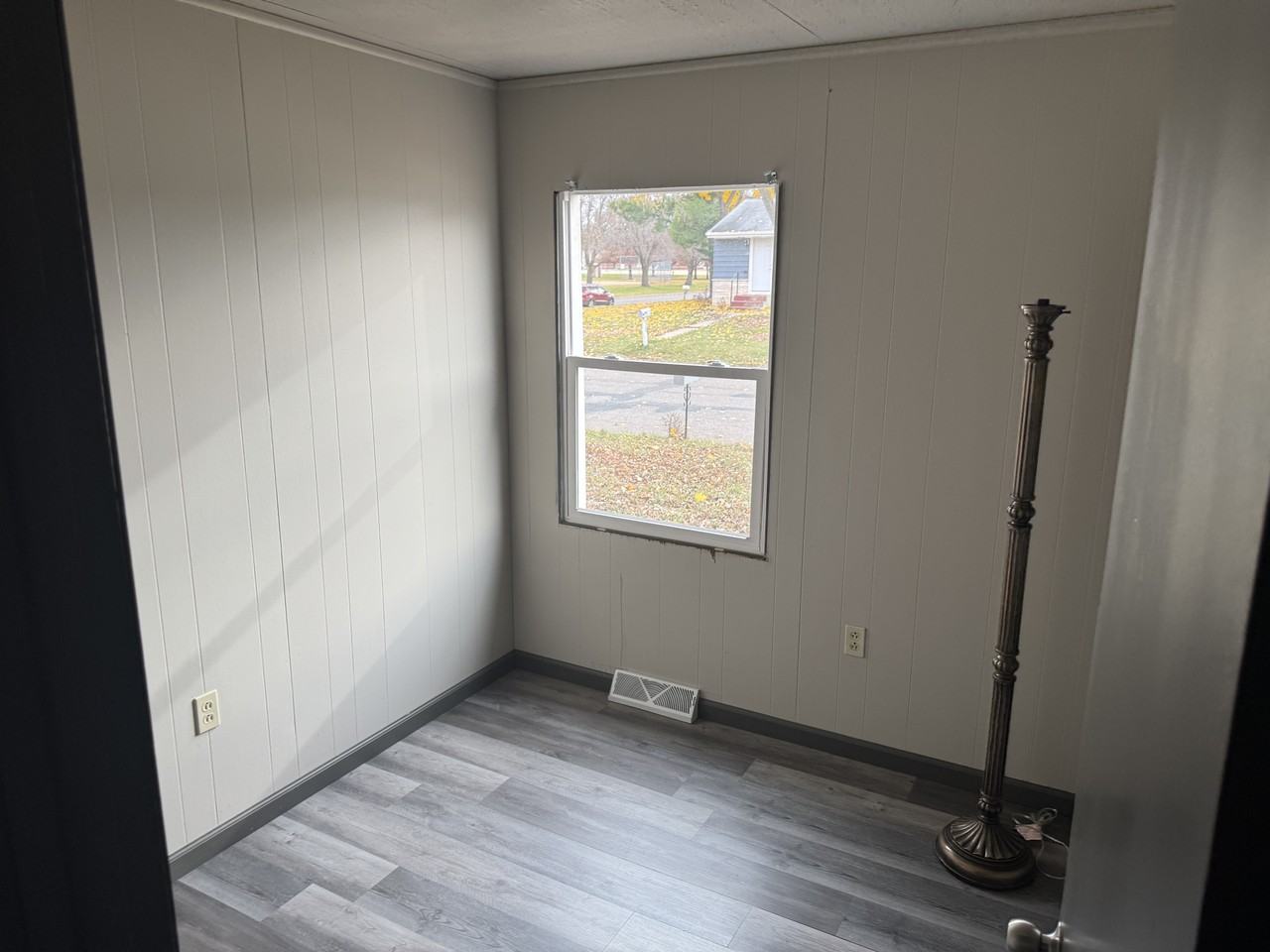 1225 13th Street Southeast - Photo 7 of 9