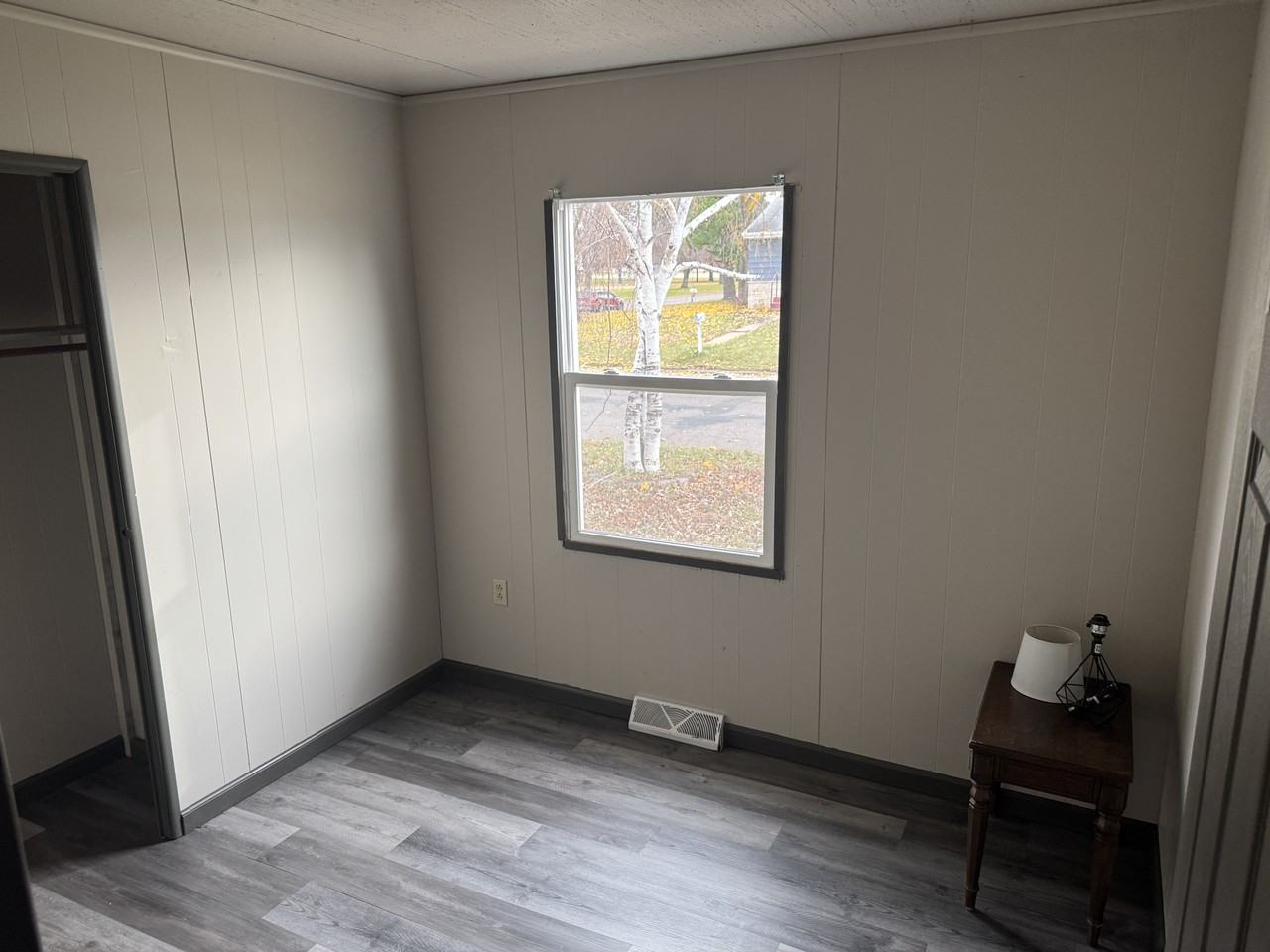 1225 13th Street Southeast - Photo 6 of 9