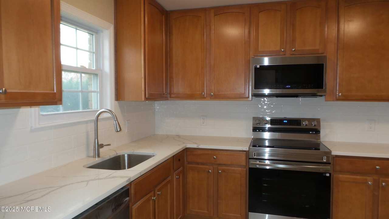 2 Briar Mills Dr - Photo 2 of 14