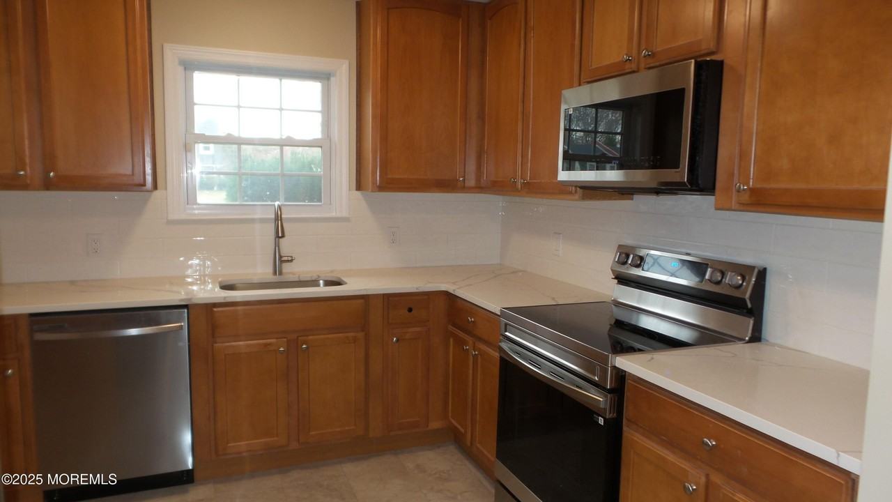 2 Briar Mills Dr - Photo 3 of 14