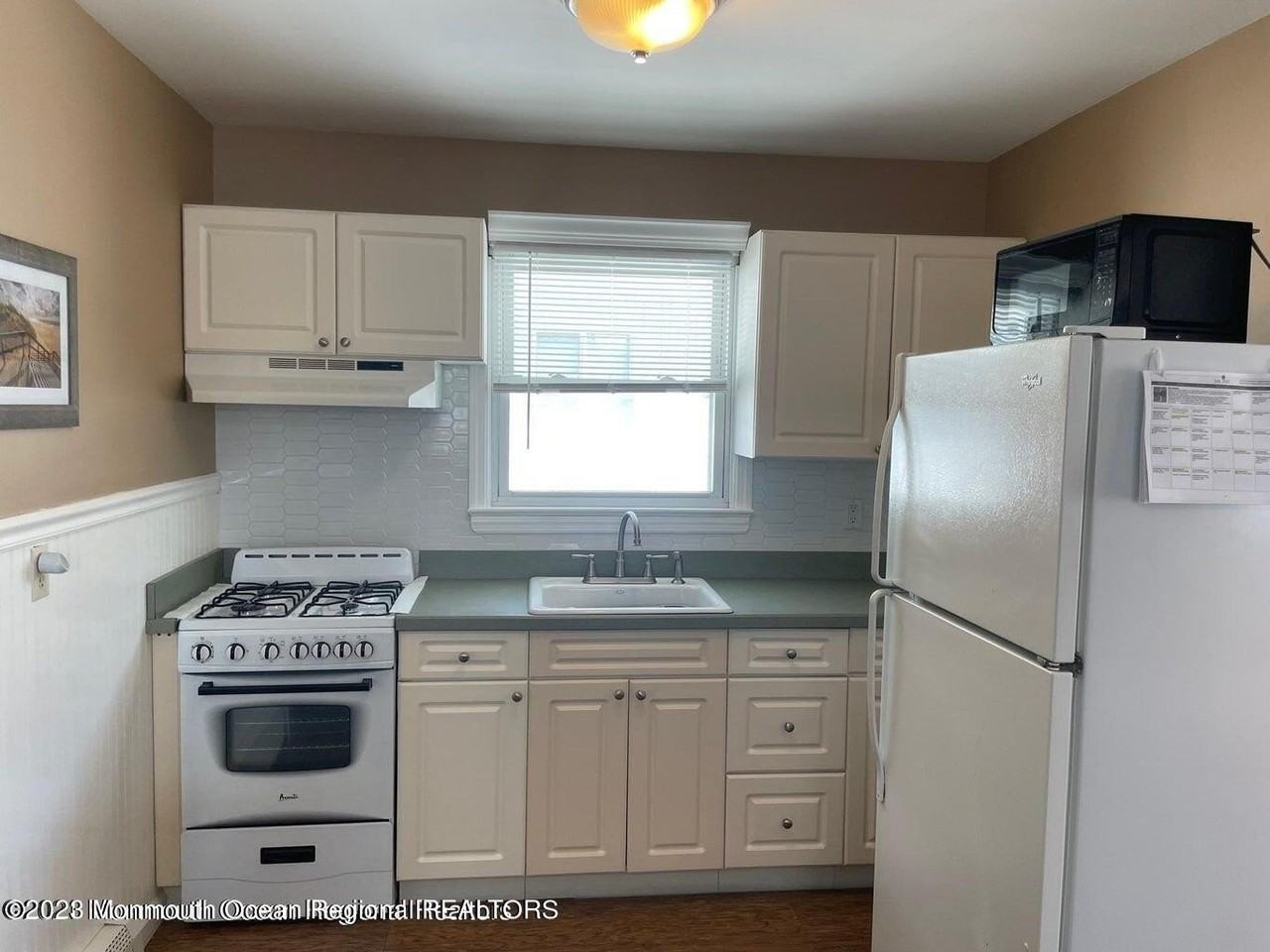 15 Elizabeth Ave - Photo 4 of 8