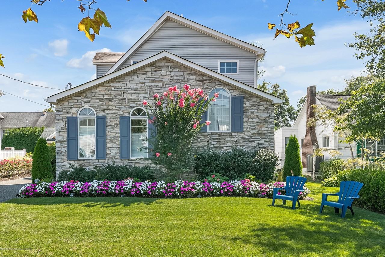 405 Salem Avenue unit: Summer - Photo 2 of 46