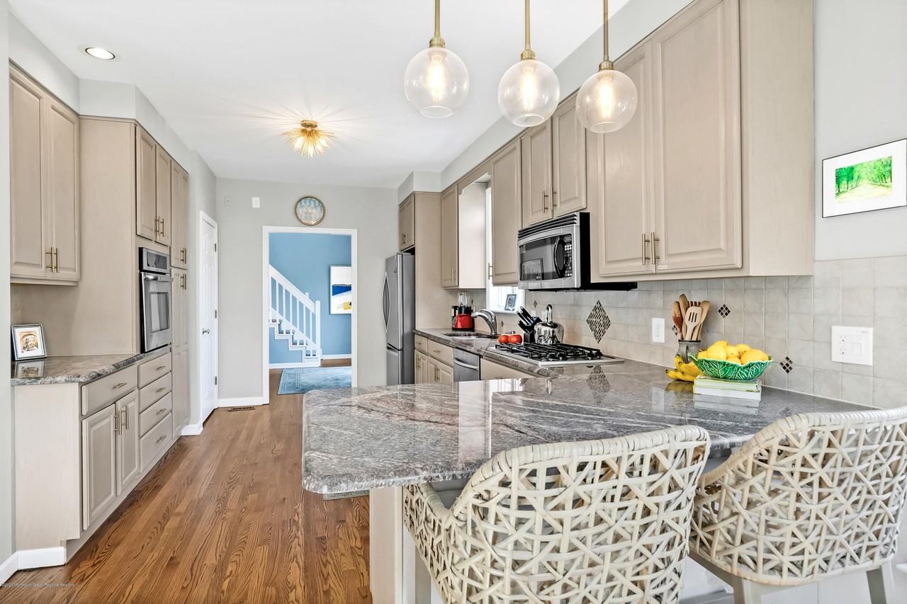 405 Salem Avenue unit: Summer - Photo 5 of 46