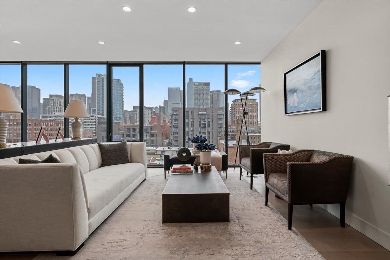 366 W Superior St #801 - Photo 3 of 44