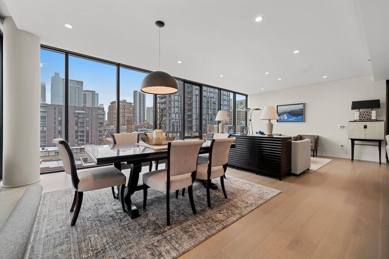 366 W Superior St #801 - Photo 5 of 44