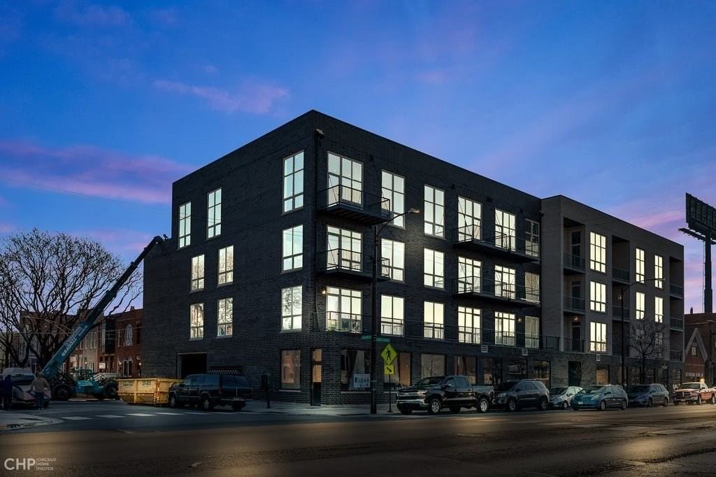 2443 N Western Ave #204