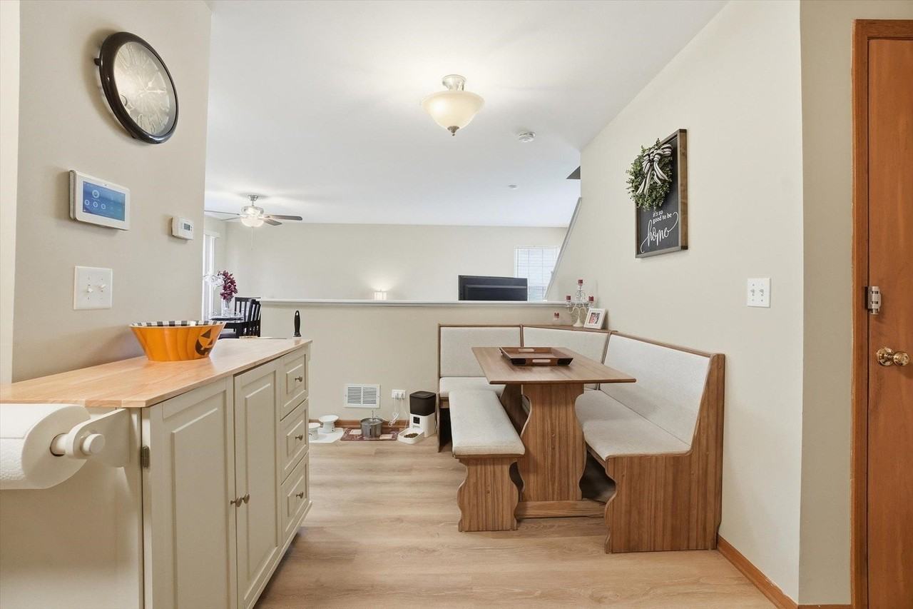 315 Ogden Falls Boulevard - Photo 5 of 19