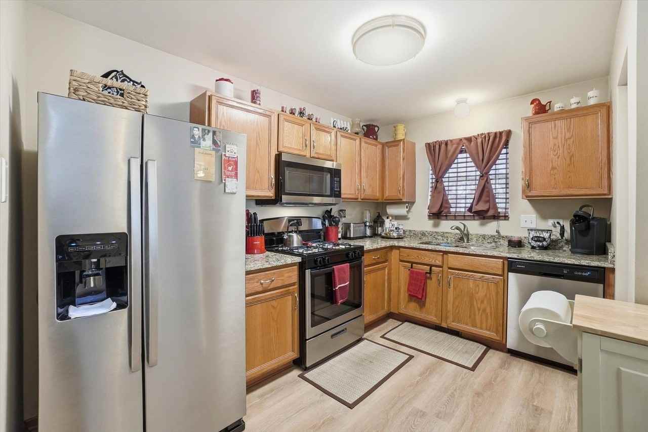 315 Ogden Falls Boulevard - Photo 6 of 19