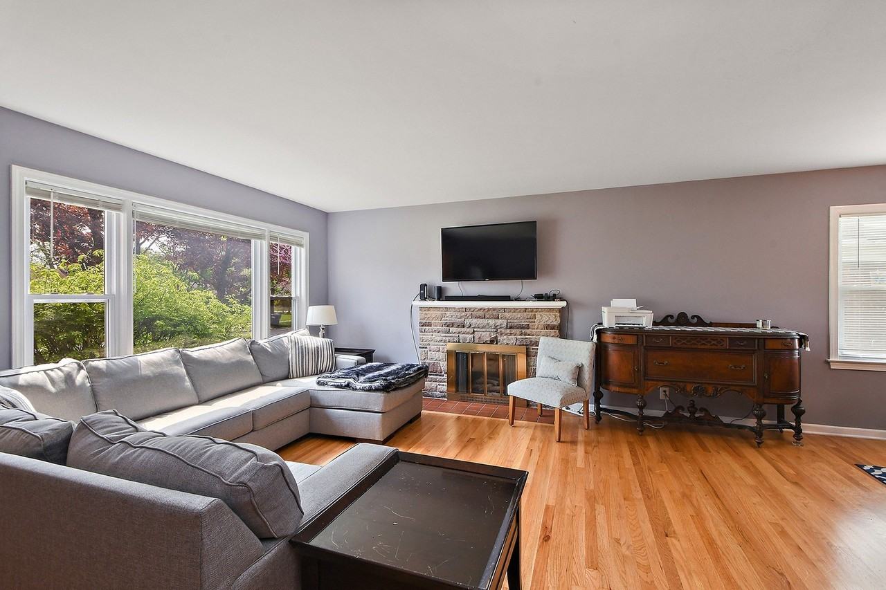 18450 Homewood Avenue - Photo 5 of 22