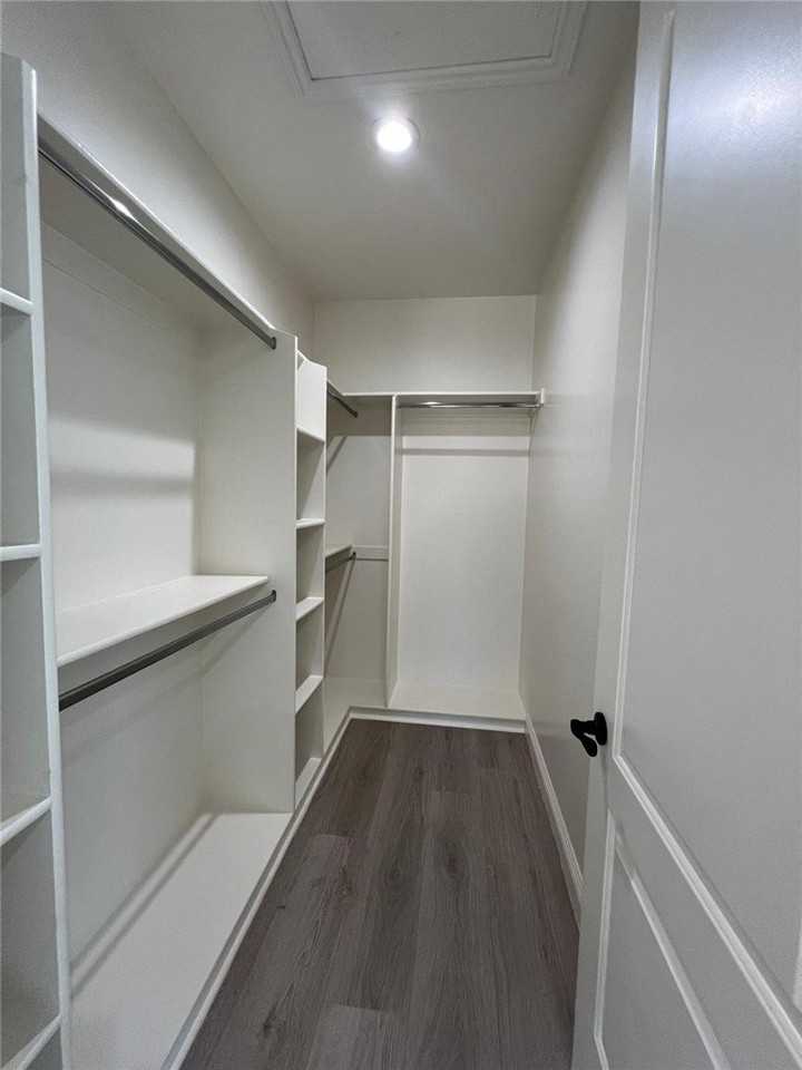 3858 Delta Ave - Photo 7 of 13