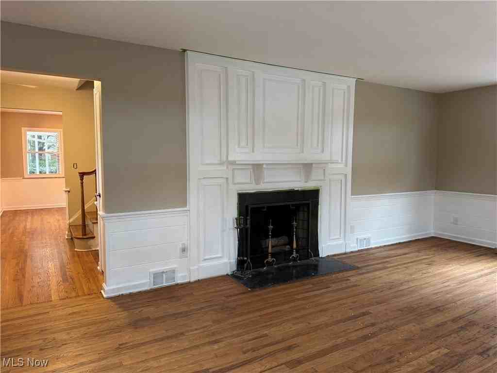 8896 Spring Valley Dr - Photo 7 of 39