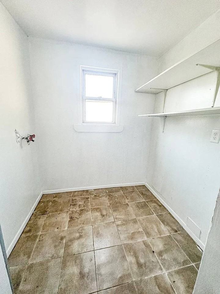 134-52 175th Street - Photo 6 of 17