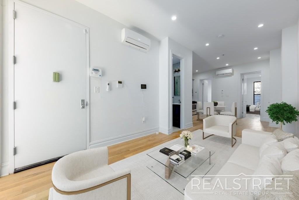 849A Greene Ave #4 - Photo 2 of 11