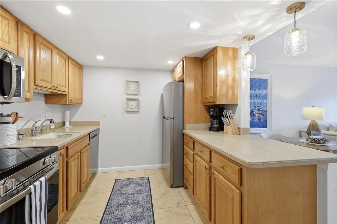 1830 Robalo Dr Apt B102 #B102 - Photo 7 of 33