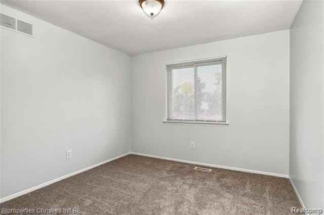 21385 Deerfield Dr - Photo 7 of 11