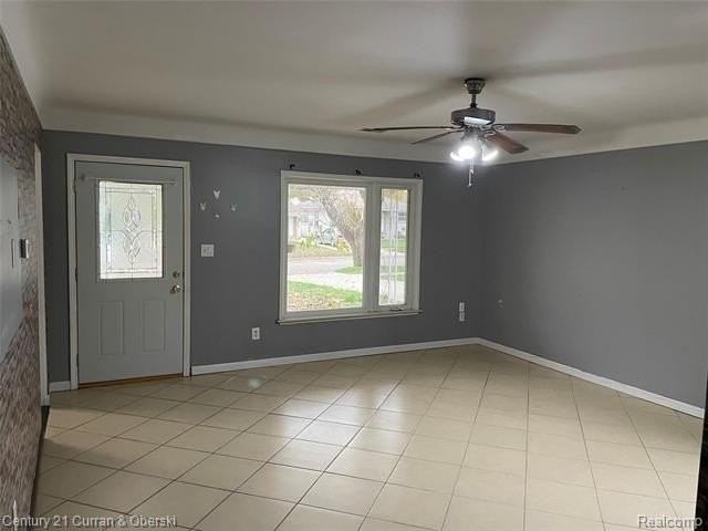 7427 Drexel St - Photo 3 of 11