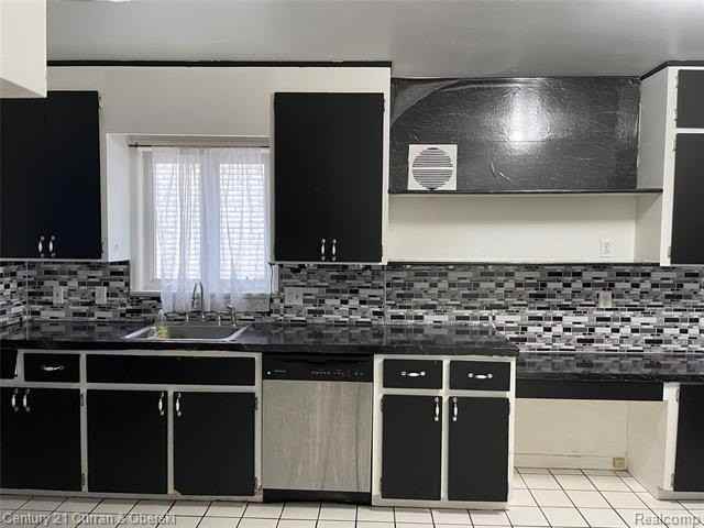 7427 Drexel St - Photo 4 of 11