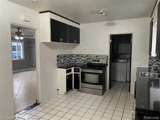 7427 Drexel St - Photo 5 of 11