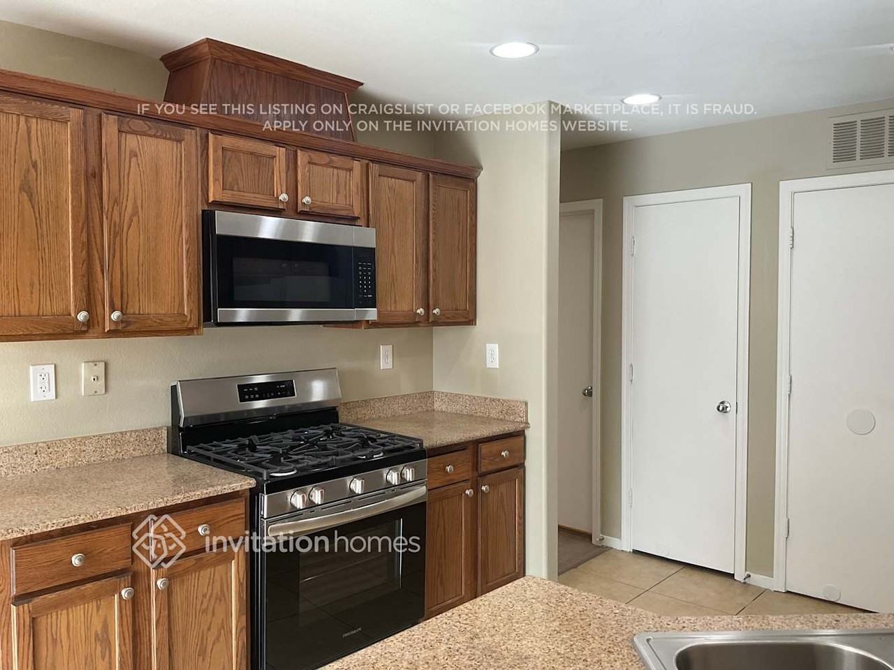 8019 Torremlinos Avenue - Photo 5 of 17