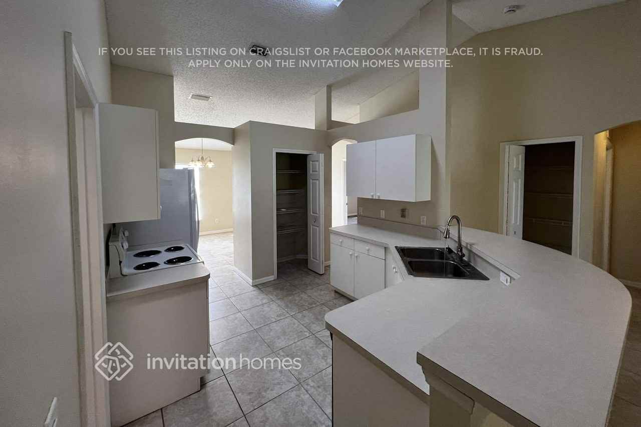 2561 Sw Calender St - Photo 4 of 13