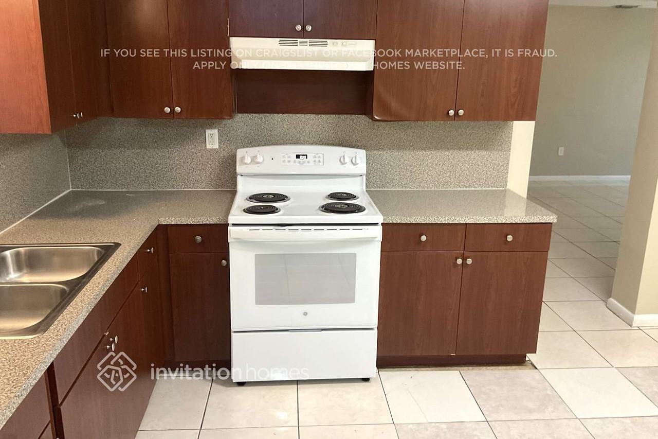 1281 Nw 195th St - Photo 3 of 15