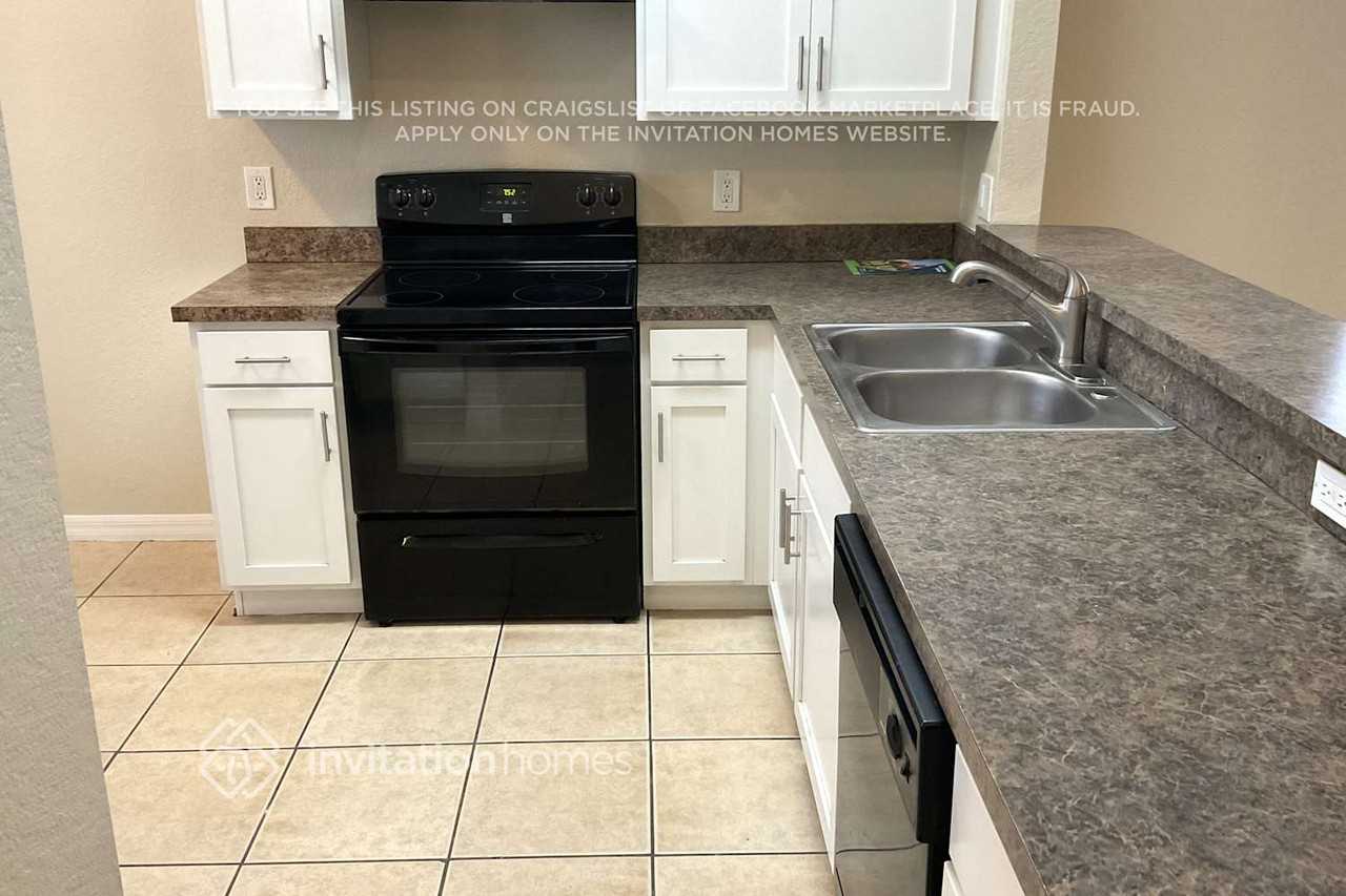 314 S Observatory Dr - Photo 3 of 17