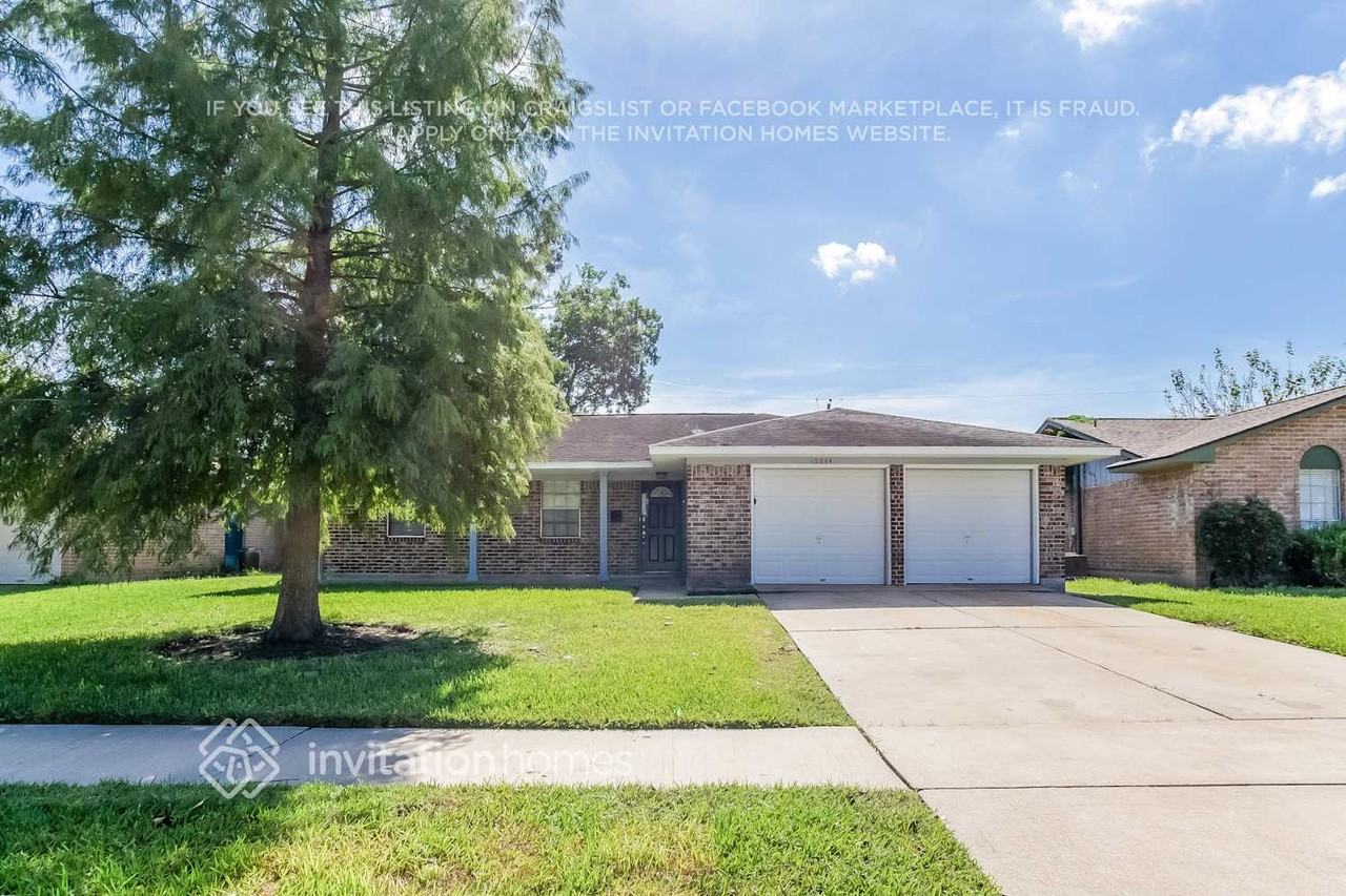10034 Antrim Ln - Photo 2 of 20