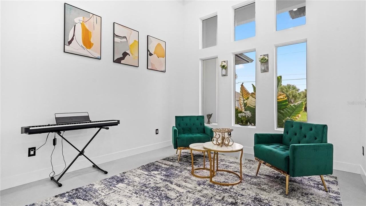 230 W Pine Valley Ln - Photo 3 of 50