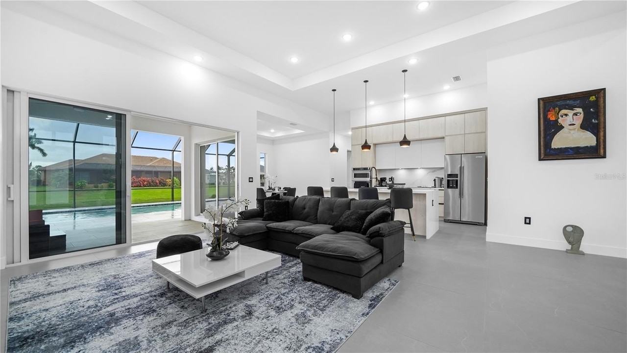 230 W Pine Valley Ln - Photo 7 of 50