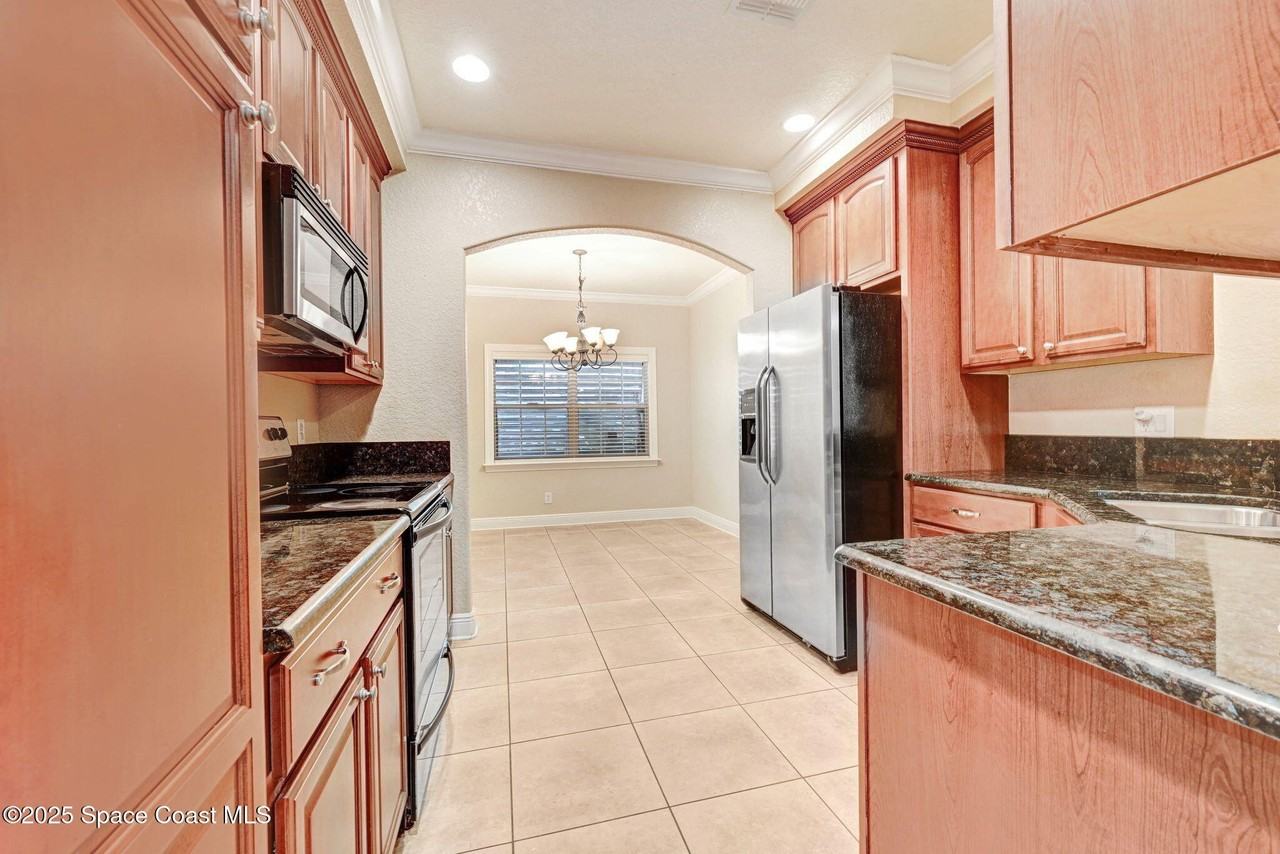 1795 Noel Pl Unit 101 #101 - Photo 5 of 50