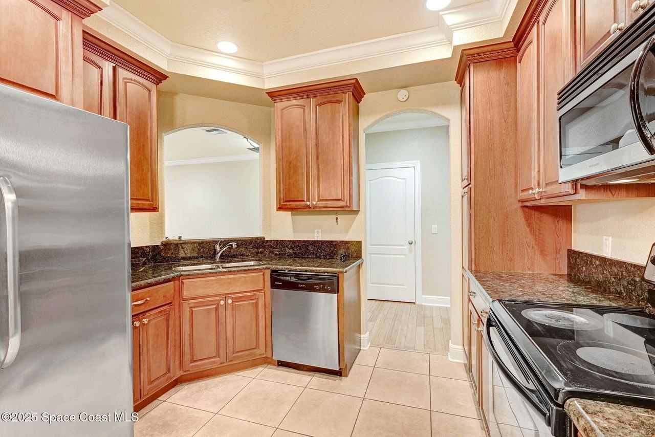 1795 Noel Pl Unit 101 #101 - Photo 6 of 50