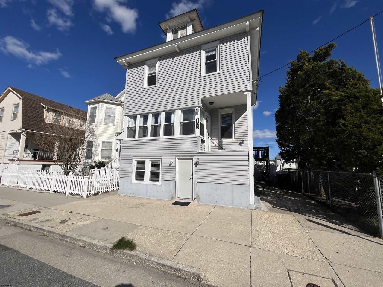 105 N Windsor Ave - Photo 2 of 19