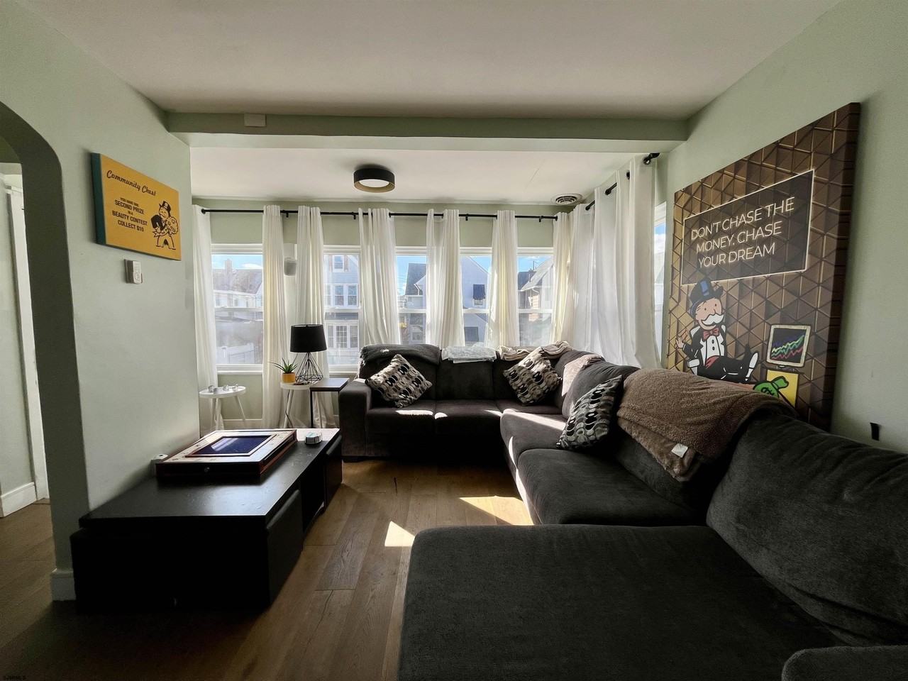 105 N Windsor Ave - Photo 3 of 19