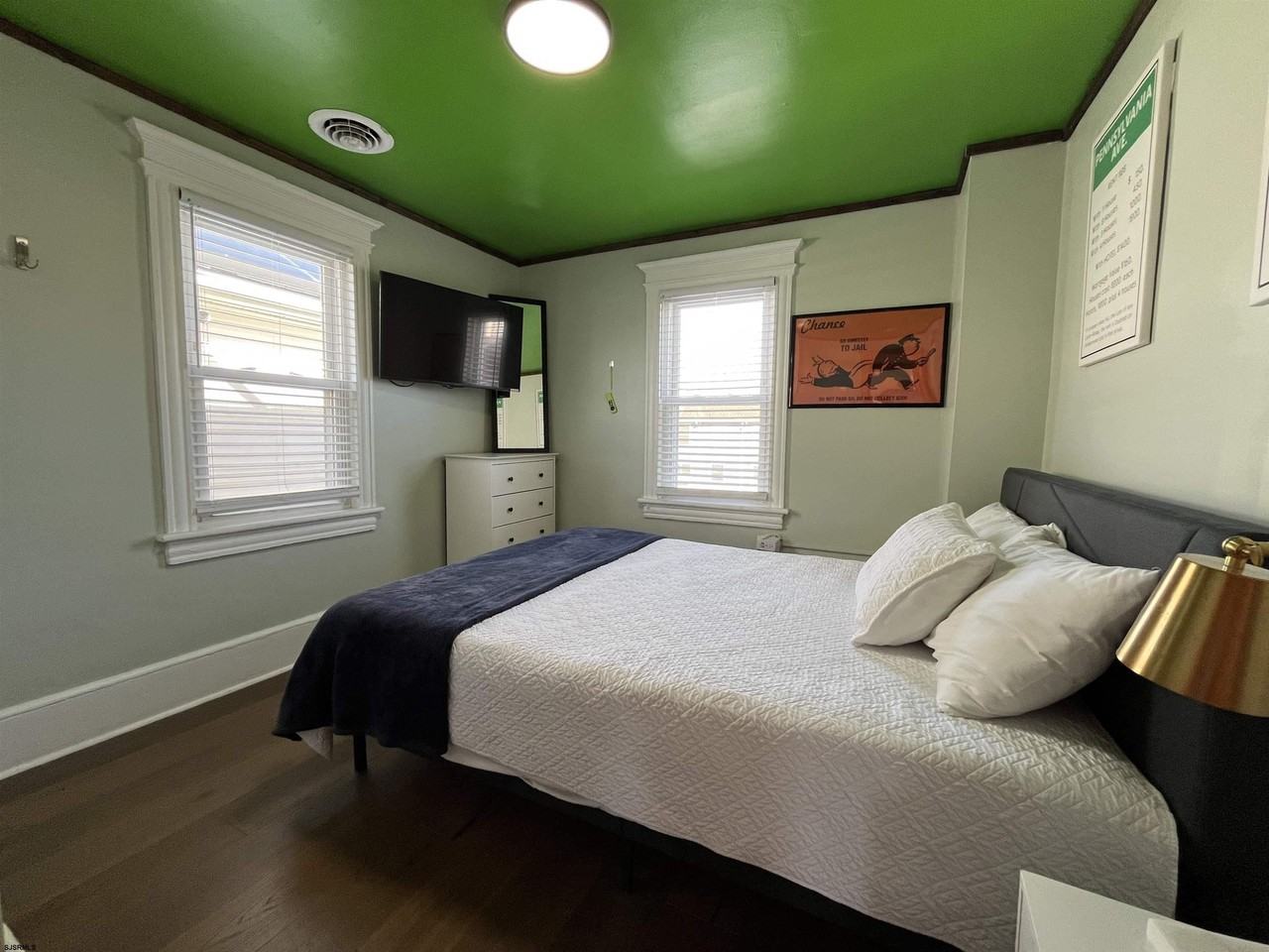 105 N Windsor Ave - Photo 7 of 19