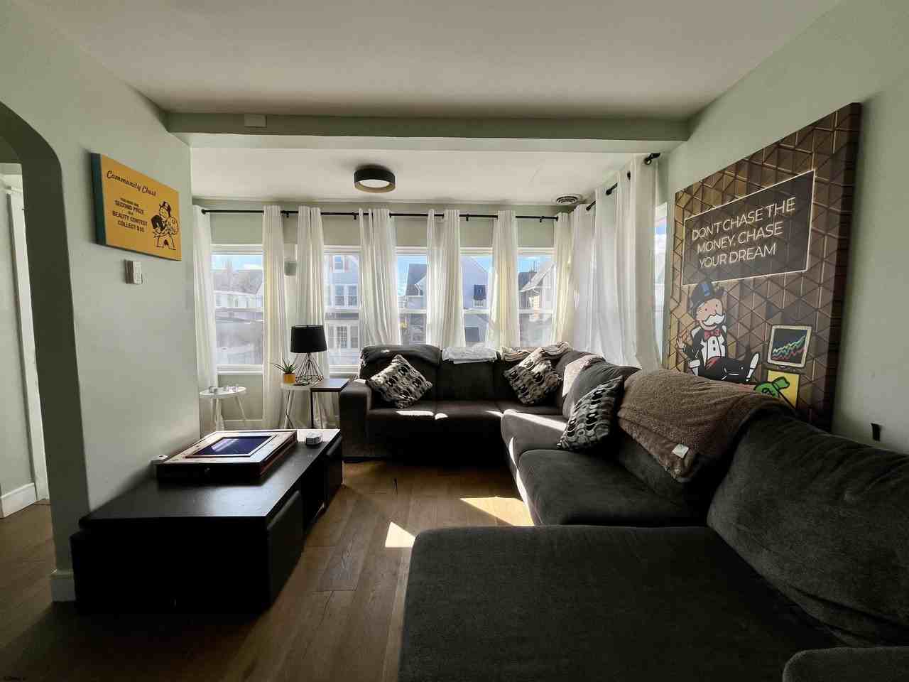 105 N Windsor Ave - Photo 3 of 19