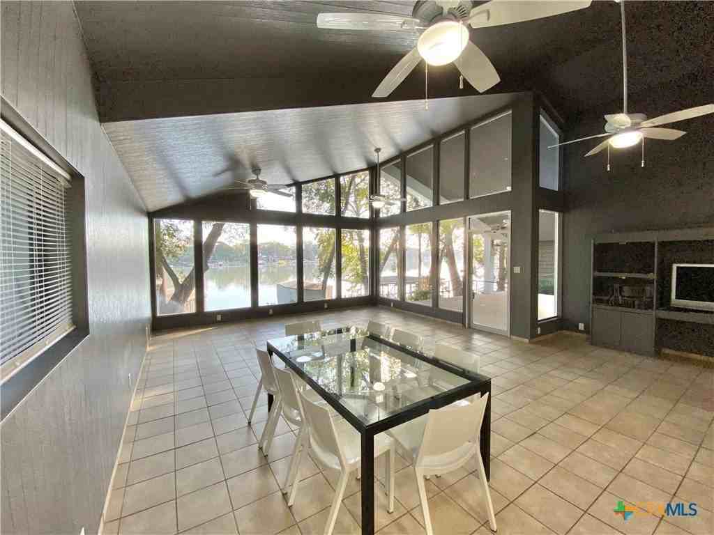 906 Lakeview Trail - Photo 2 of 13