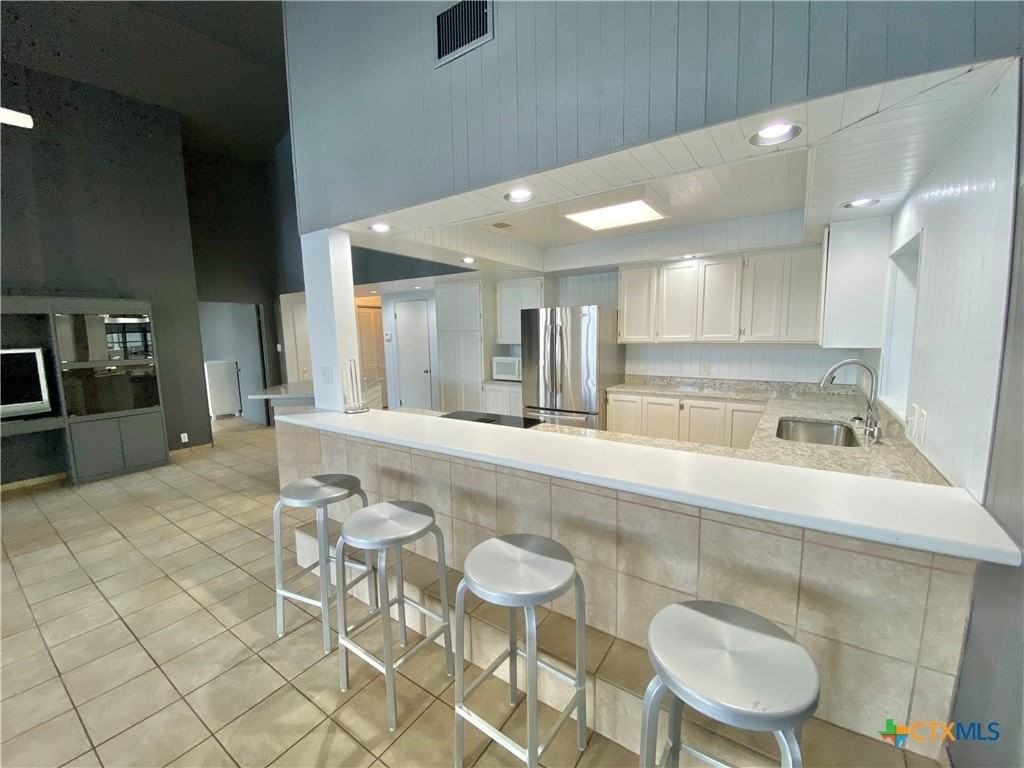 906 Lakeview Trail - Photo 4 of 13