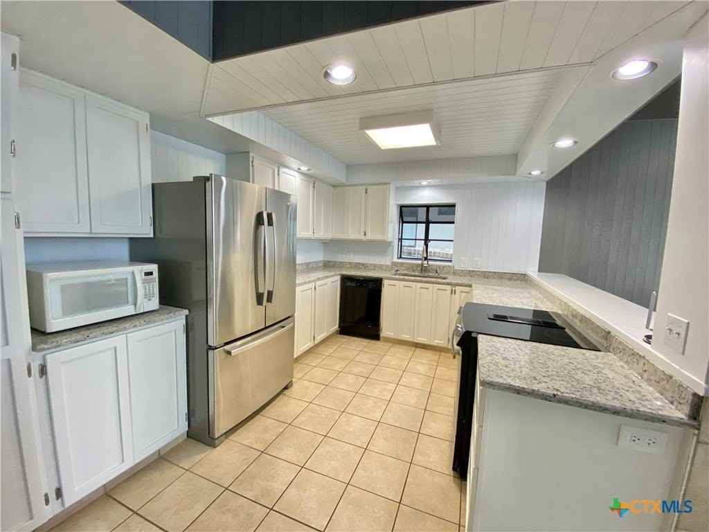 906 Lakeview Trail - Photo 5 of 13