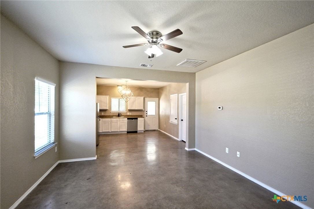 107 Rosedale Ave - Photo 3 of 21