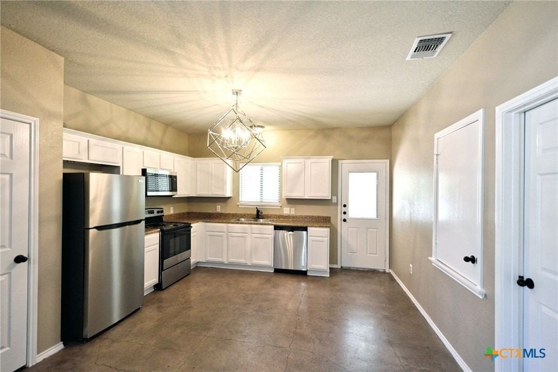 107 Rosedale Ave - Photo 6 of 21